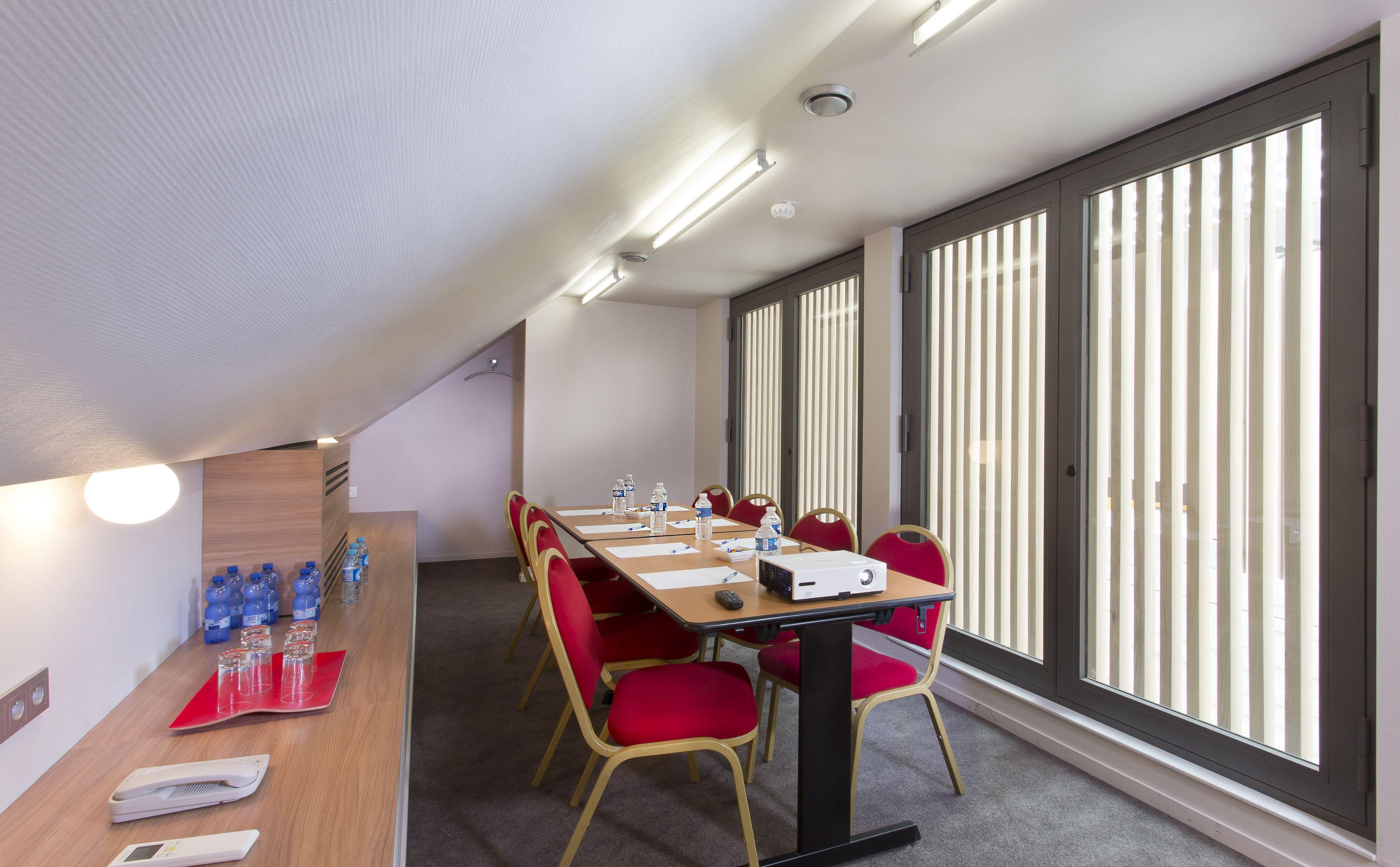 Hotel Libertel Gare De L'est Francais 3*